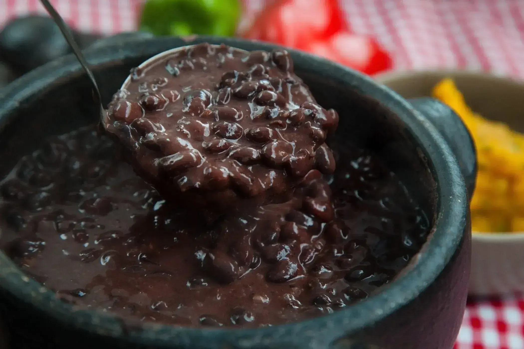 Feijoada (stoofpotje van bonen en vlees)image