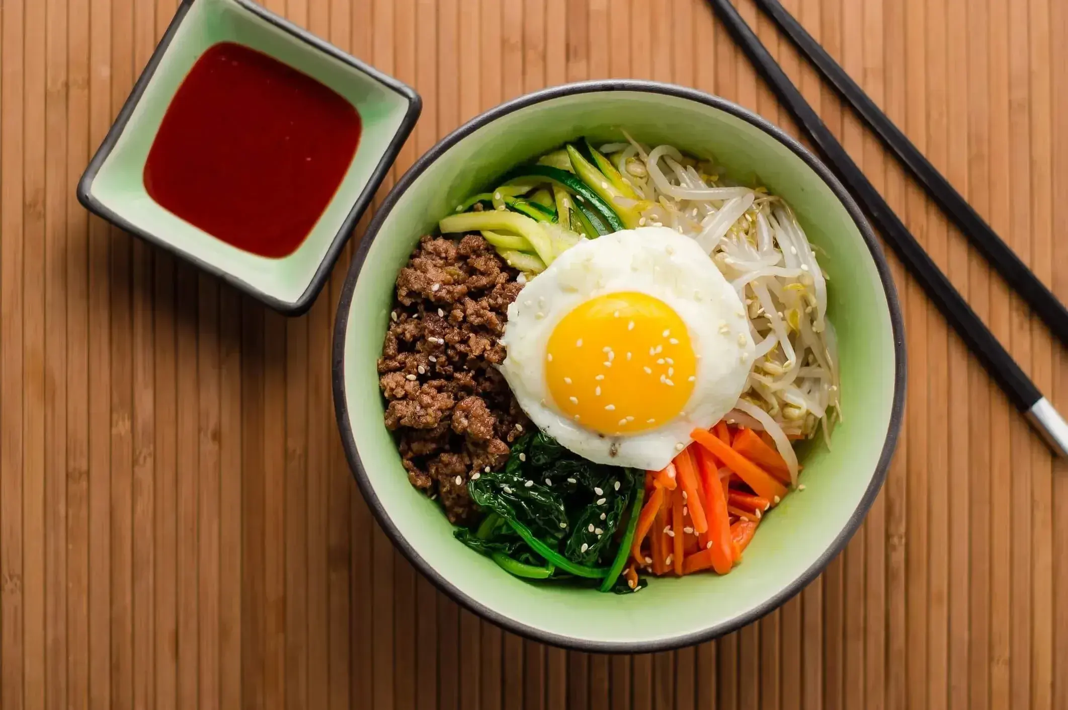 Koreaanse bibimbap (rijst met garnituur) image