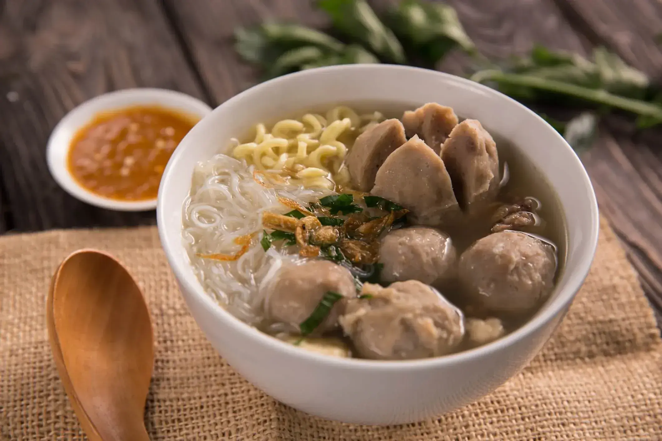 Bakso (Indonesische soep met balletjes van varkensgehakt en krab)for main inspiration recipe image